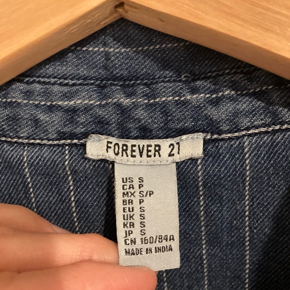 Forever 21 Cropped 3/4 Sleeve Denim-like Striped Top Size Small - Picture 4 of 6